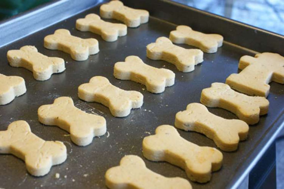 Συνταγή για πεντανόστιμα μπισκότα που θα λατρέψει το σκυλάκι σας