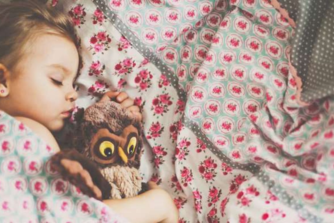 Να φιλάς τα παιδιά σου τα βράδια – ακόμα κι αν κοιμούνται