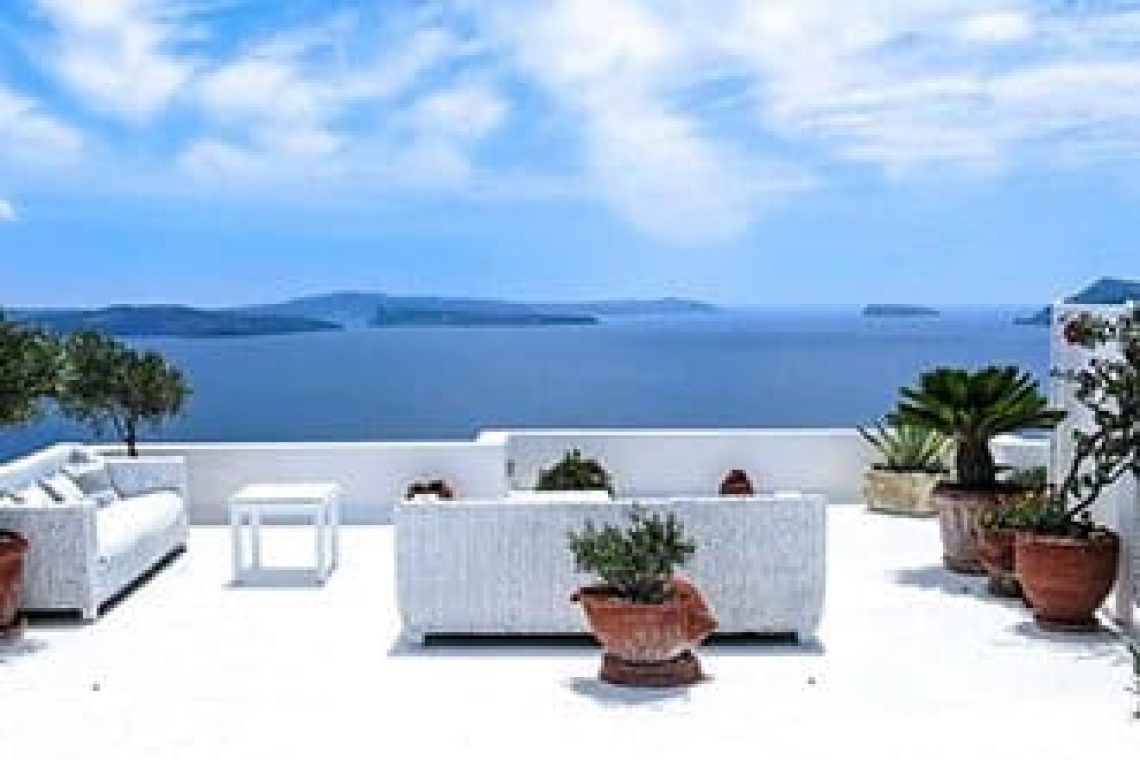 Τα καλοκαίρια την Ελλάδα την ερωτεύομαι