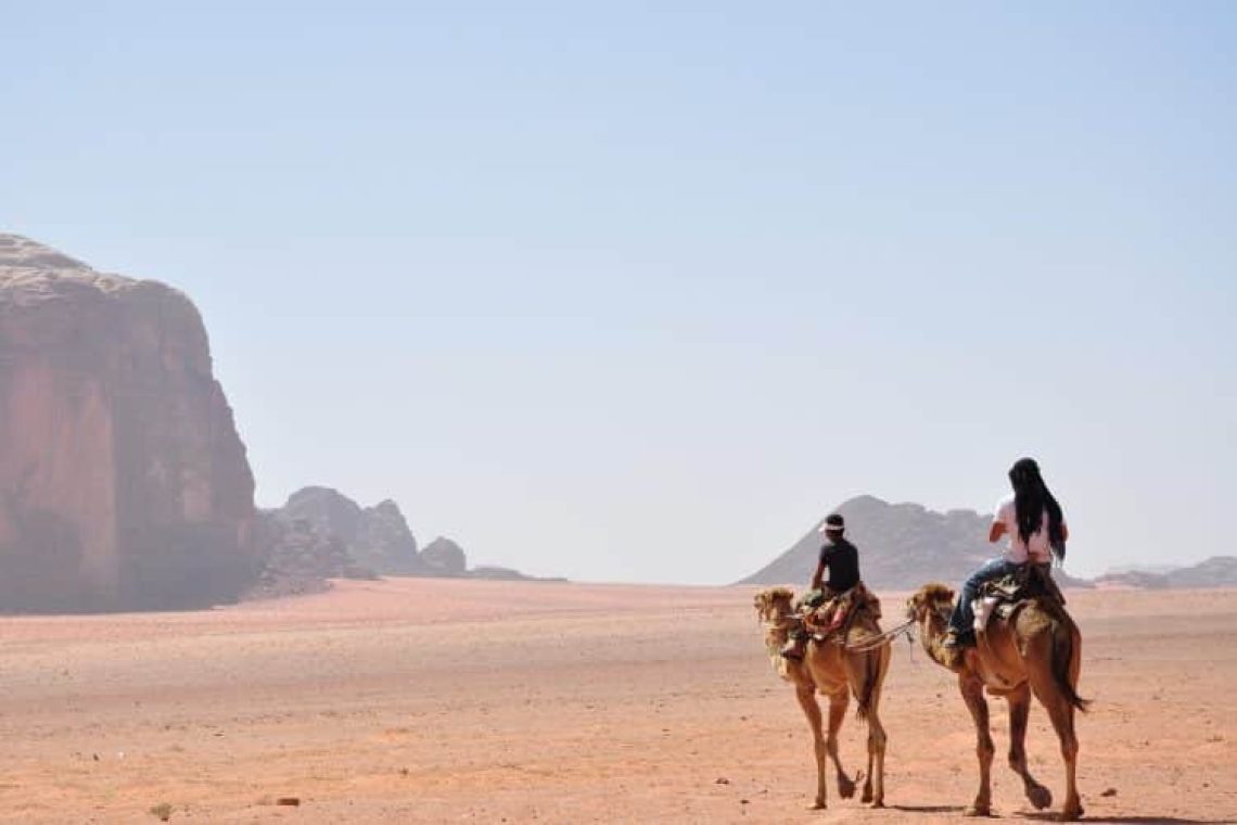 Σαουδική Αραβία: Κάνει στροφή προς τον τουρισμό χαλαρώνοντας τους αυστηρούς της κώδικες για τις γυναίκες