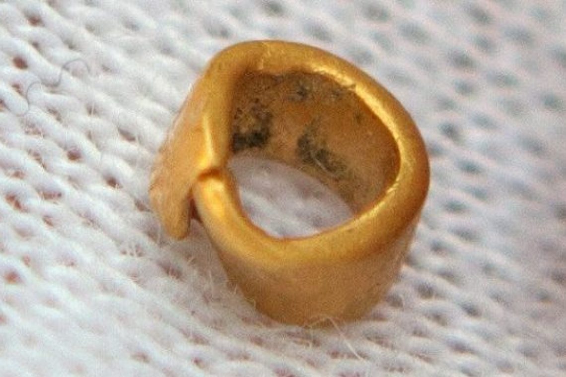Το αρχαιότερο χρυσό κόσμημα στον κόσμο είναι μια μικροσκοπική χάντρα!