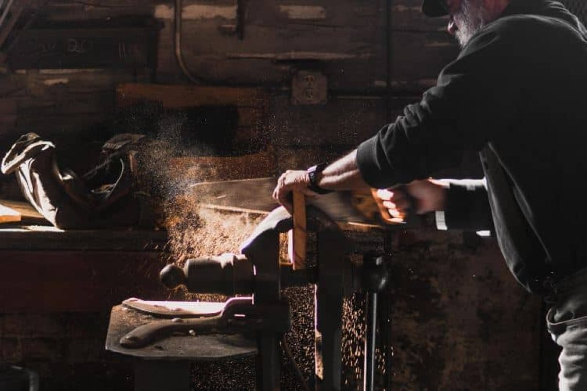 Ένας ξυλουργός στο Σιατλ δημιουργεί εναλλακτικές μπανιέρες από...ξύλο! (φωτογραφίες)